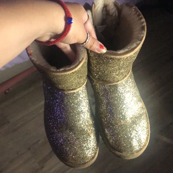 Bow glitter uggs - Picture 2 of 2